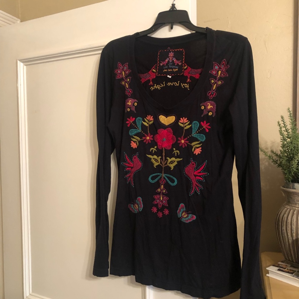 Black embroidered tee